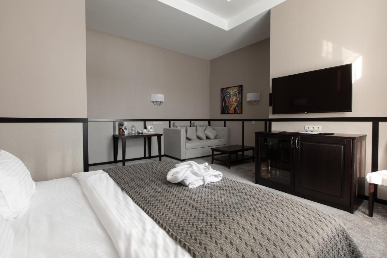 Tsunami Spa Hotel Dnipro Exterior photo