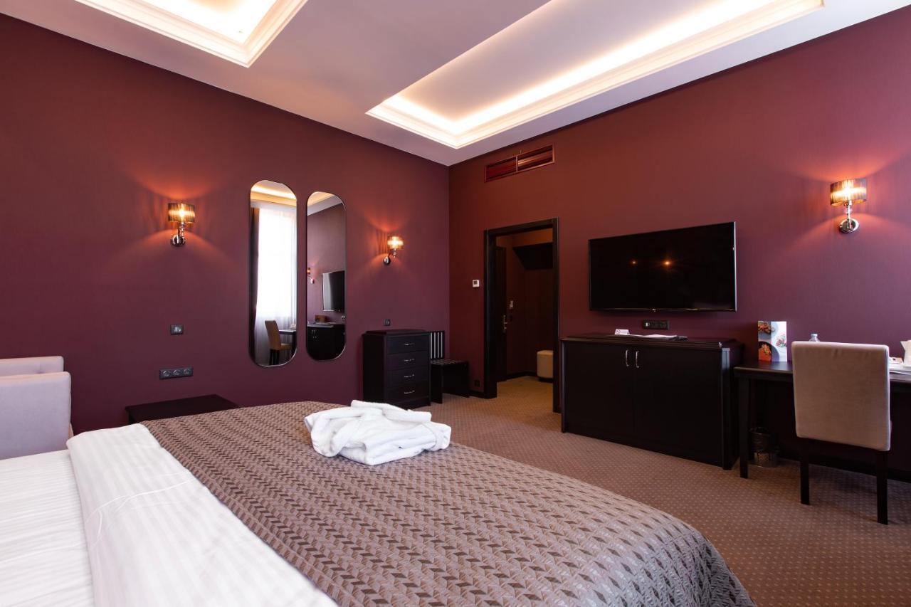 Tsunami Spa Hotel Dnipro Exterior photo