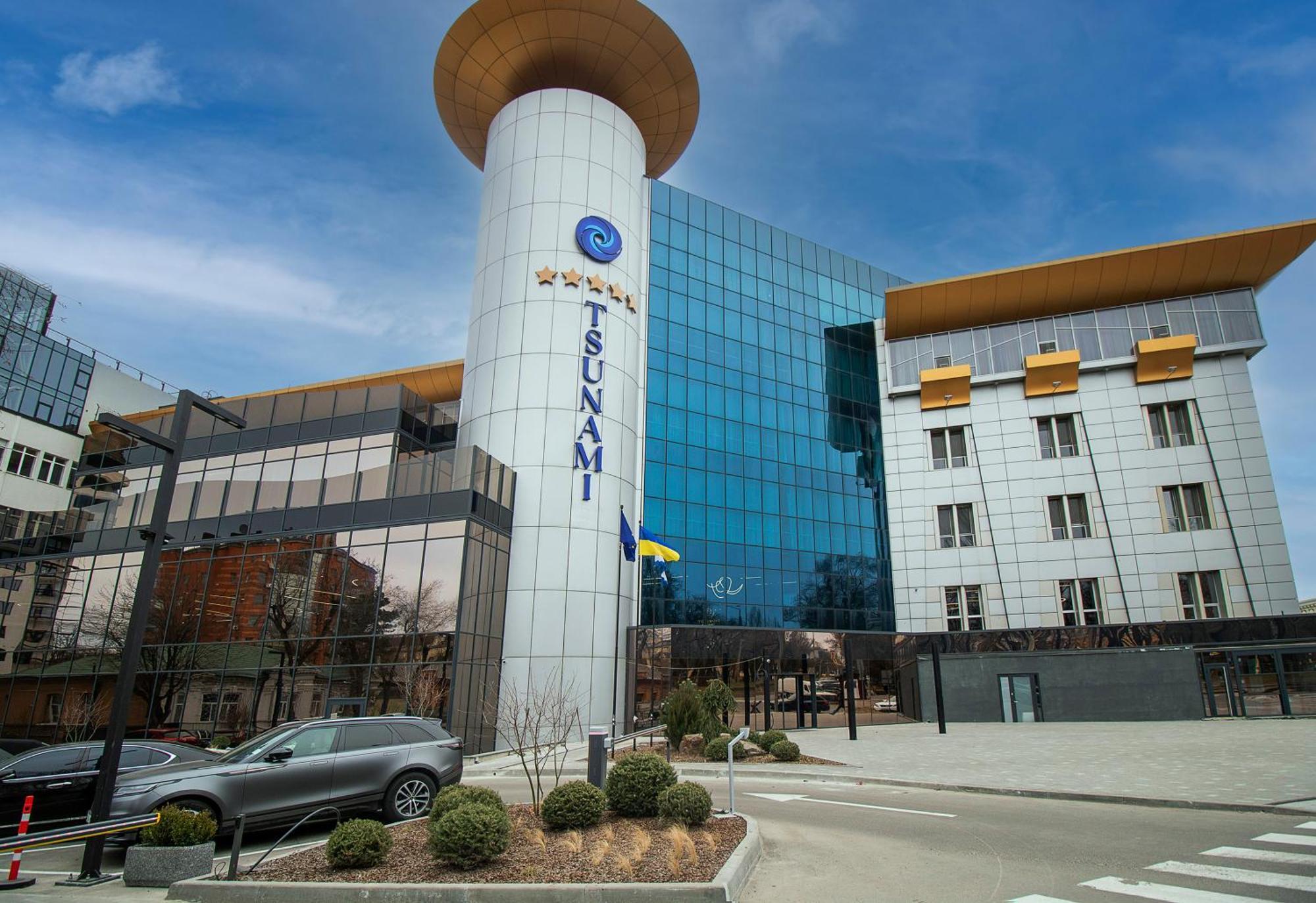 Tsunami Spa Hotel Dnipro Exterior photo