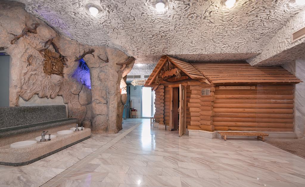 Tsunami Spa Hotel Dnipro Exterior photo